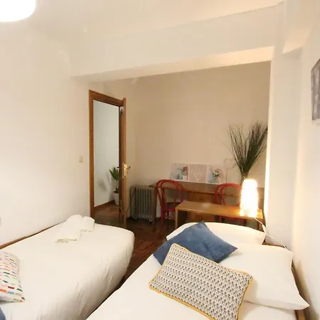 Apartamento Lola Apartment *